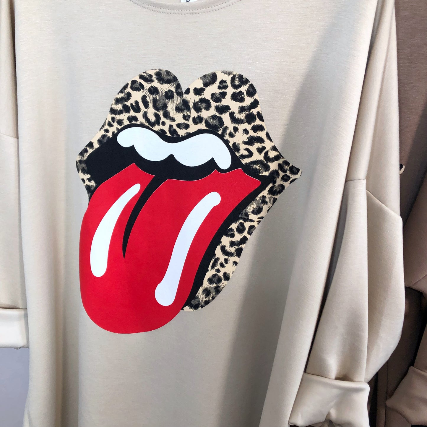 Leopard lips top